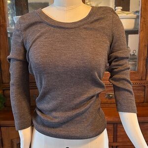Banana Republic 100% Merino Wool Lightweight Sweater/Top Size Medium Brown